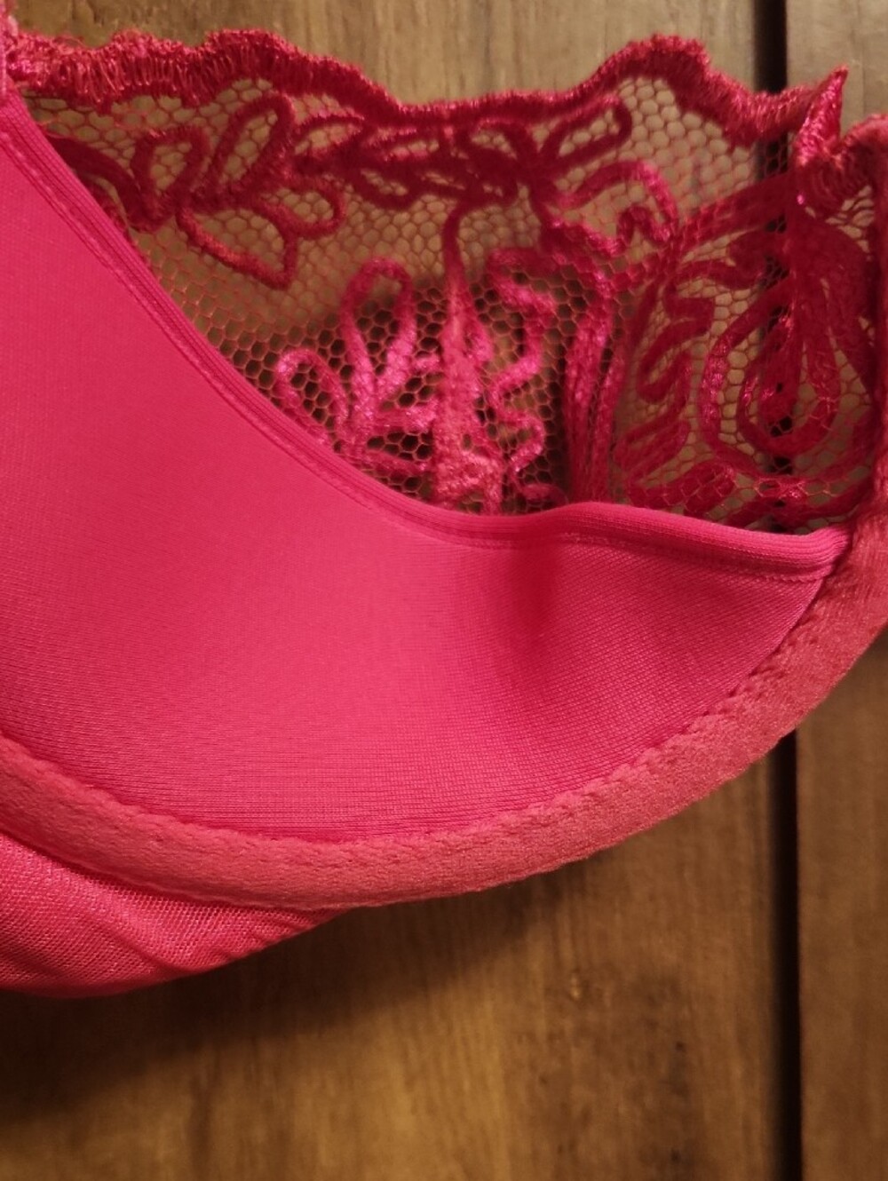 Victoria's Secret Very Sexy Fuschia Floral Lace Underwire Bra - Picture 6 of 11